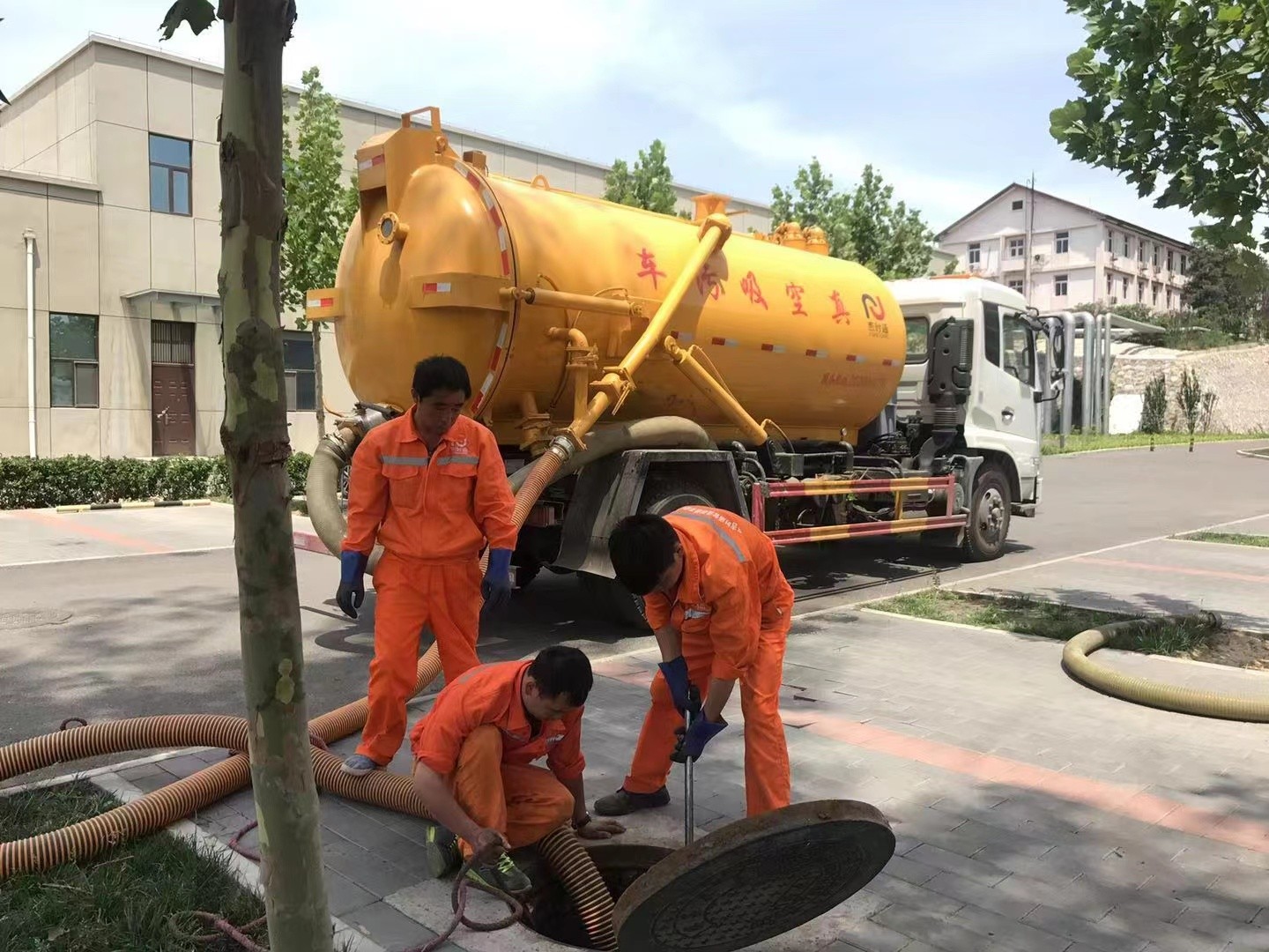 西盟化粪池清理与5-8吨吸粪车施工效率分析